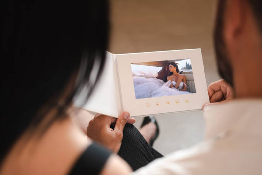 Looking for the Perfect Wedding Gift? Here’s Why a Personalised Wedding Video Album is the Ideal Choice